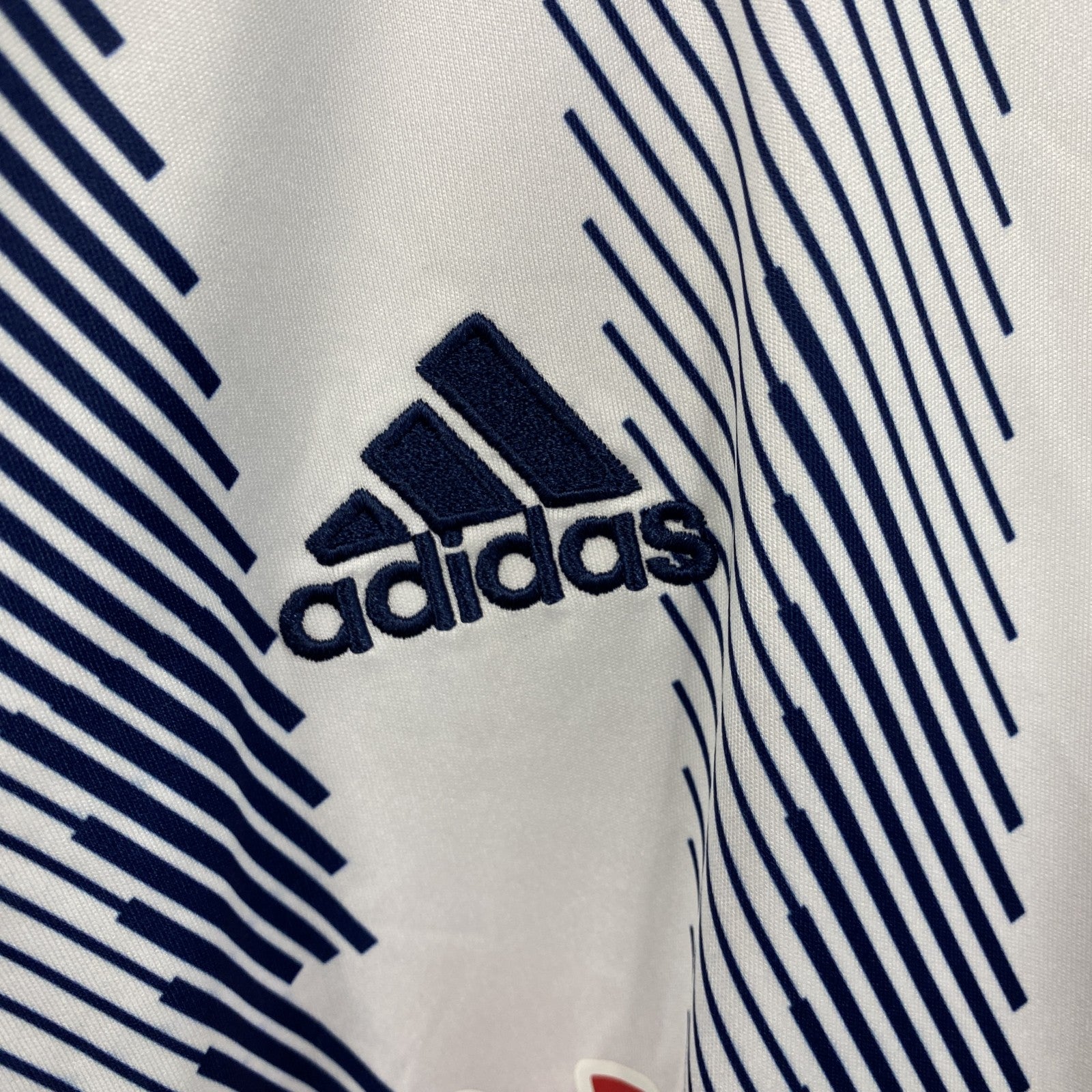adidas　アディダス　半袖Tシャツ　ユニフォーム　白　ホワイト　Mサイズ
