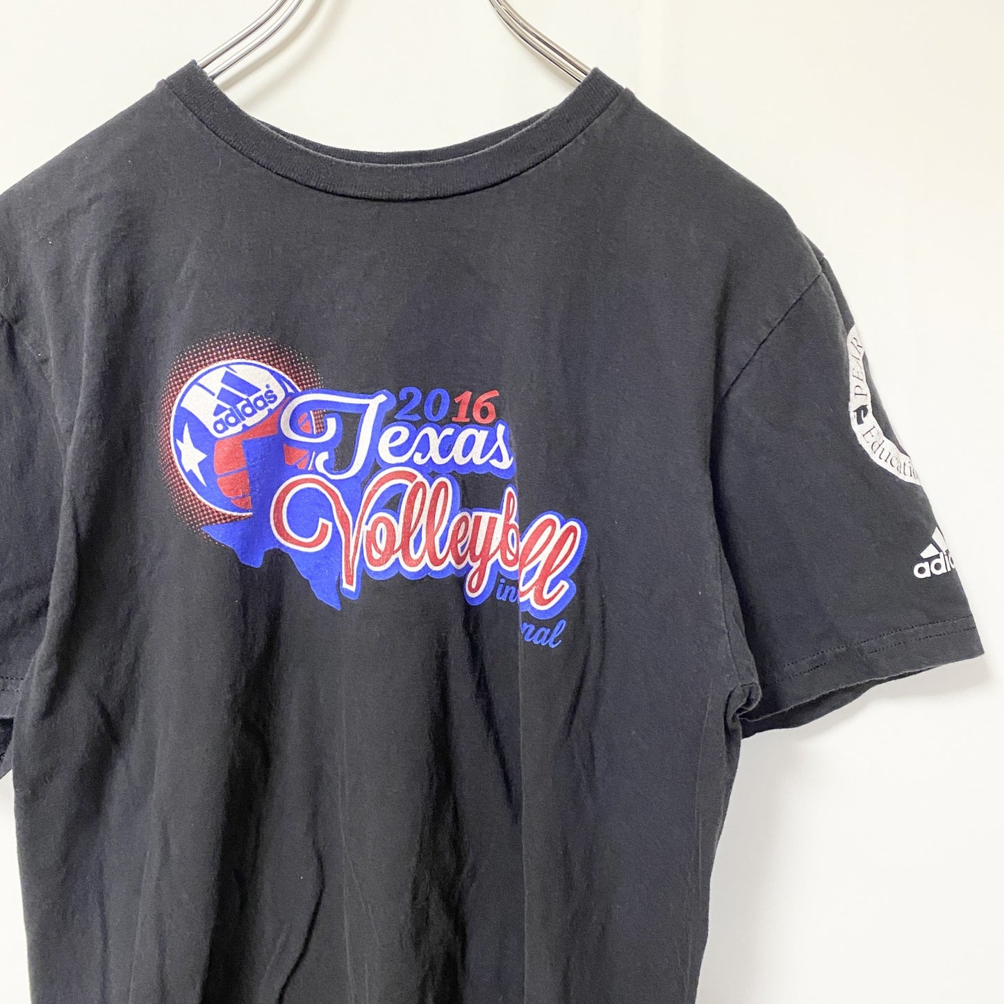 古着 used　Adidas　アディダス　半袖クルーネックデザインプリントTシャツ　黒　Texas　バレーボール　Mサイズ
