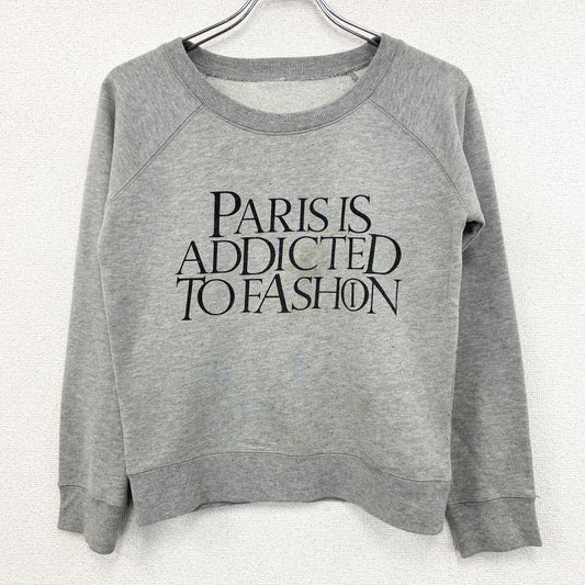 スウェット/トレーナー　ラグランスリーブ　3連プリント　メッセージ　英字プリント　Paris　パリ　ビックデザイン　灰色　グレー