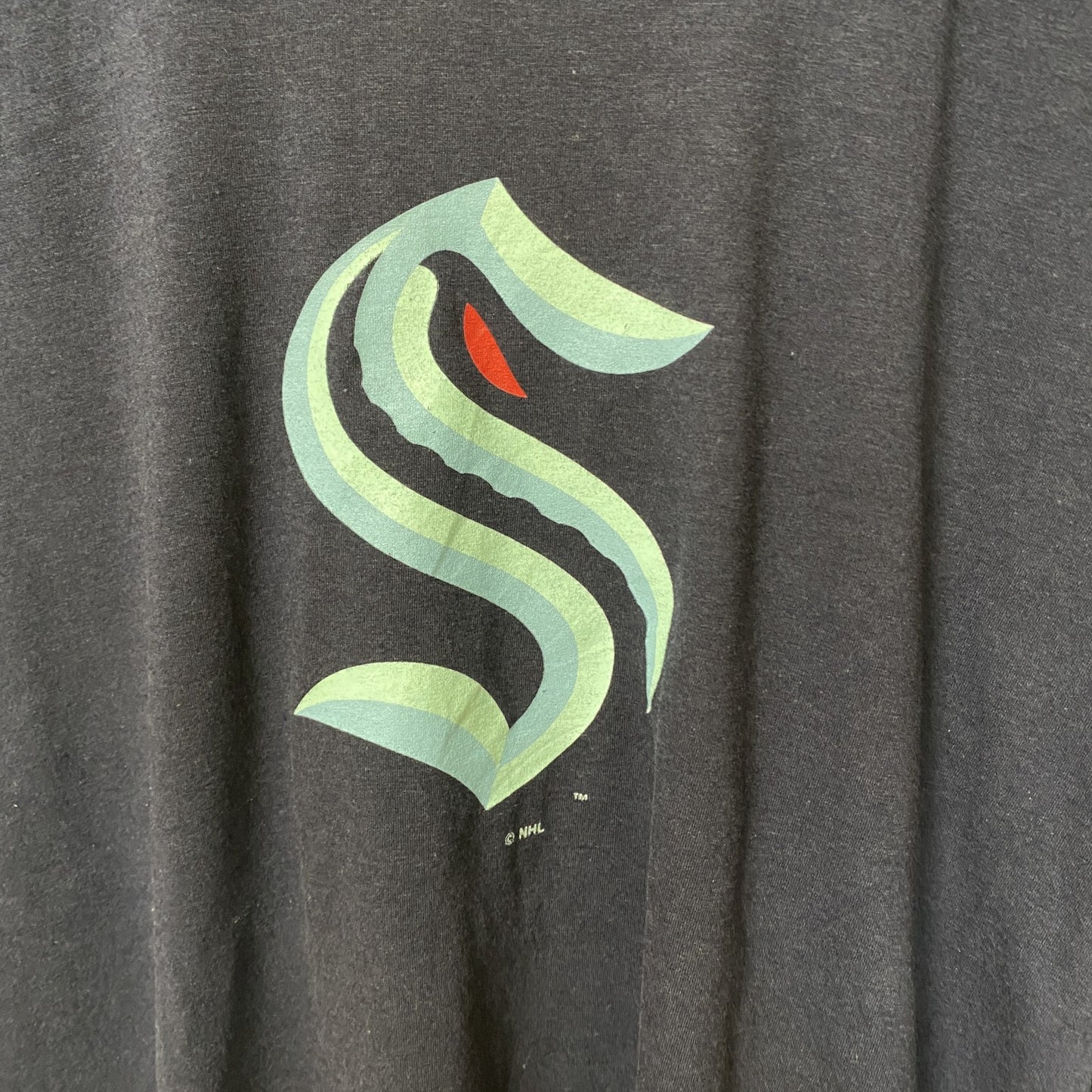 古着 used　Champion　チャンピオン　半袖クルーネックビッグデザインプリントTシャツ　黒　シアトル　クラーケン　Mサイズ
