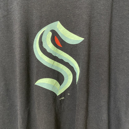 古着 used　Champion　チャンピオン　半袖クルーネックビッグデザインプリントTシャツ　黒　シアトル　クラーケン　Mサイズ