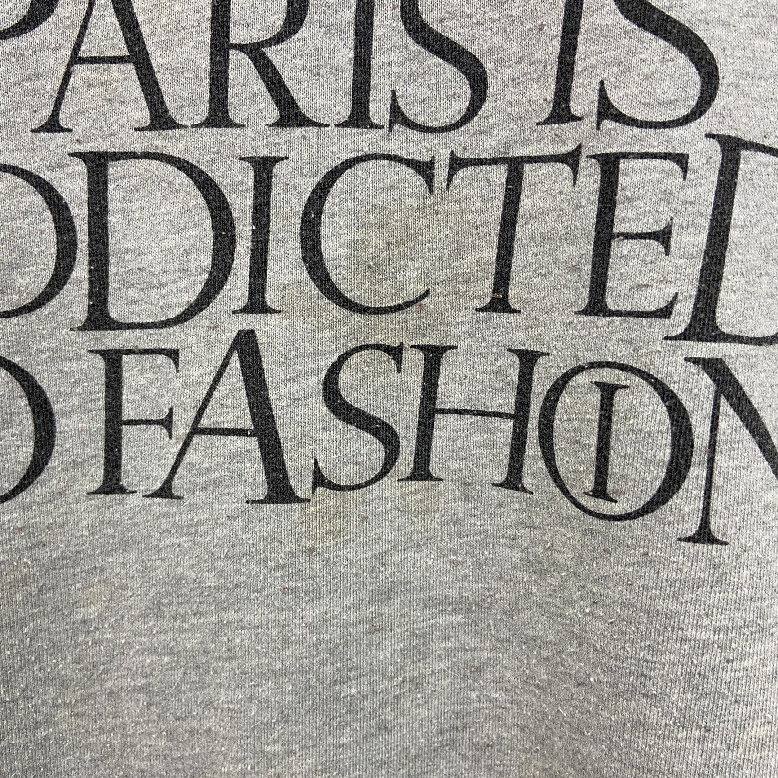 スウェット/トレーナー　ラグランスリーブ　3連プリント　メッセージ　英字プリント　Paris　パリ　ビックデザイン　灰色　グレー