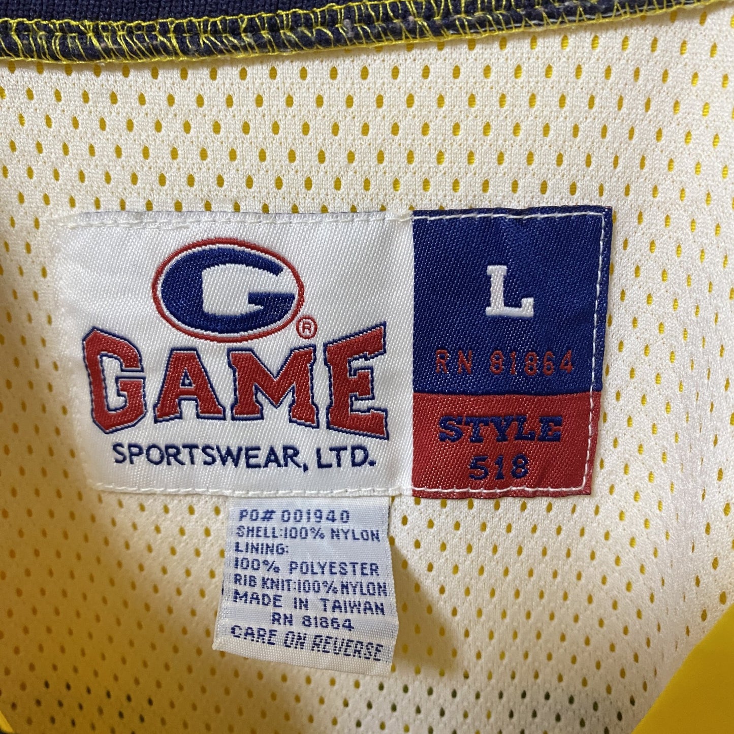 古着 used　GAME SPORTWEAR　長袖ハーフジップナイロンジャケット　プルオーバー　　黄　ネイビー　Mサイズ