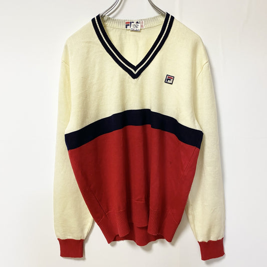 ～90s　FILA　フィラ　長袖Vネックアクリルニットセーター　刺繍ロゴ　ワンポイント　マルチカラー　白　ホワイト　XLサイズ