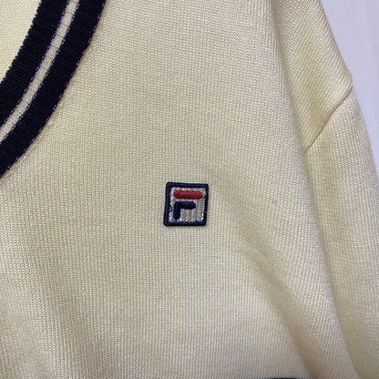 ～90s　FILA　フィラ　長袖Vネックアクリルニットセーター　刺繍ロゴ　ワンポイント　マルチカラー　白　ホワイト　XLサイズ