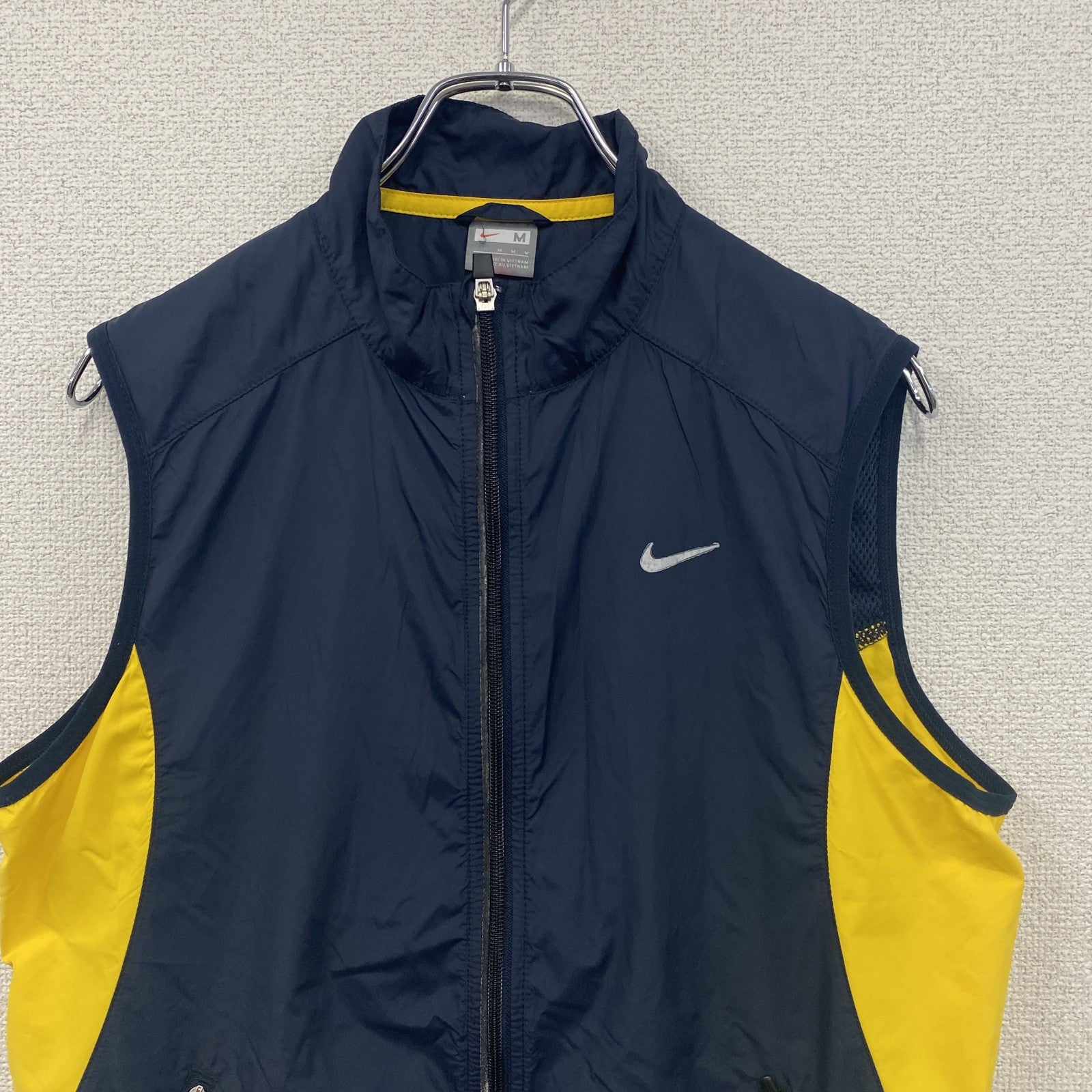 NIKE　ナイキ　ナイロンベスト　紺　ネイビー　Mサイズ