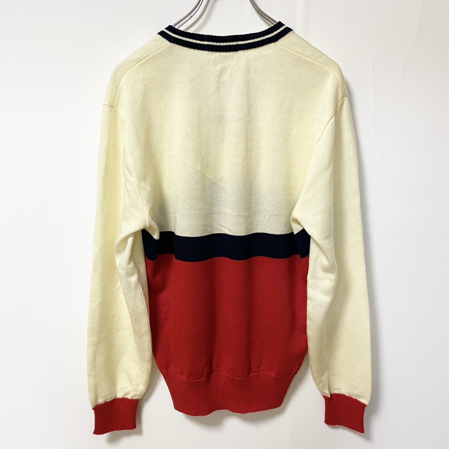 ～90s　FILA　フィラ　長袖Vネックアクリルニットセーター　刺繍ロゴ　ワンポイント　マルチカラー　白　ホワイト　XLサイズ