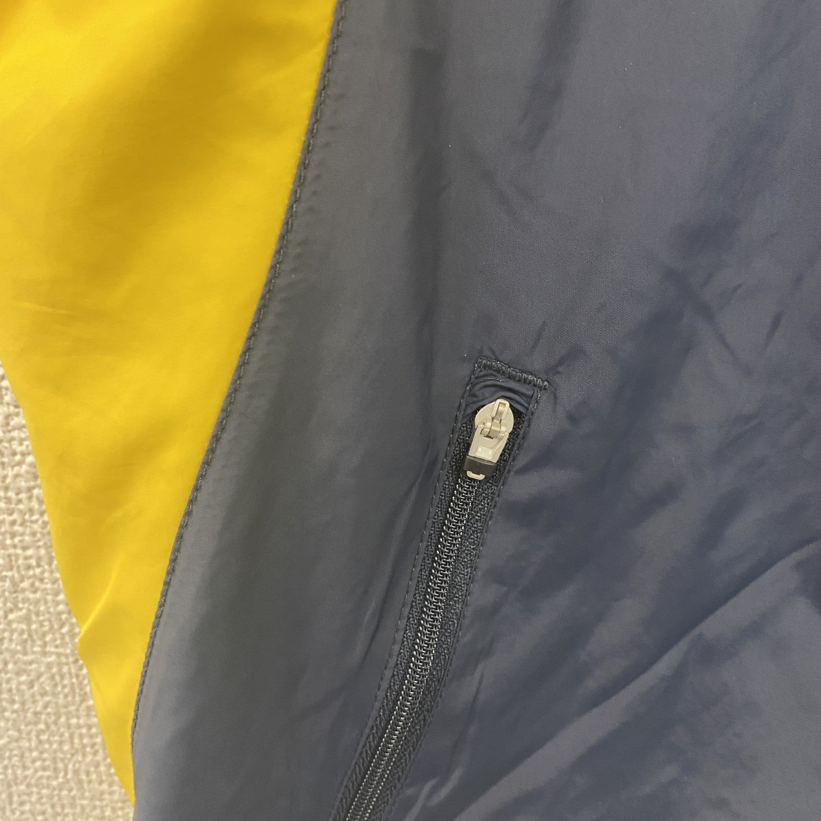 NIKE　ナイキ　ナイロンベスト　紺　ネイビー　Mサイズ