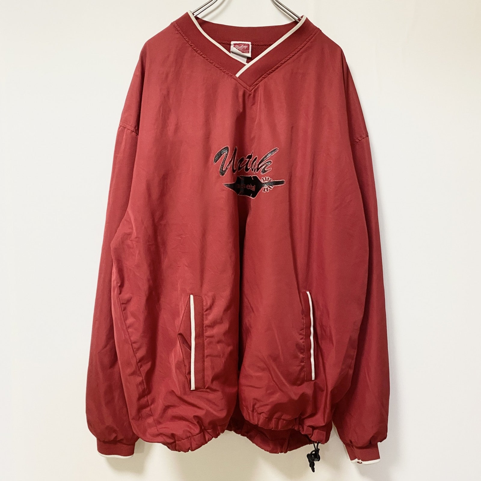古着 used Rawlings　長袖ナイロンプルオーバー　ウインドドブレーカー　Vネック プリントデザイン　赤　XXLサイズ