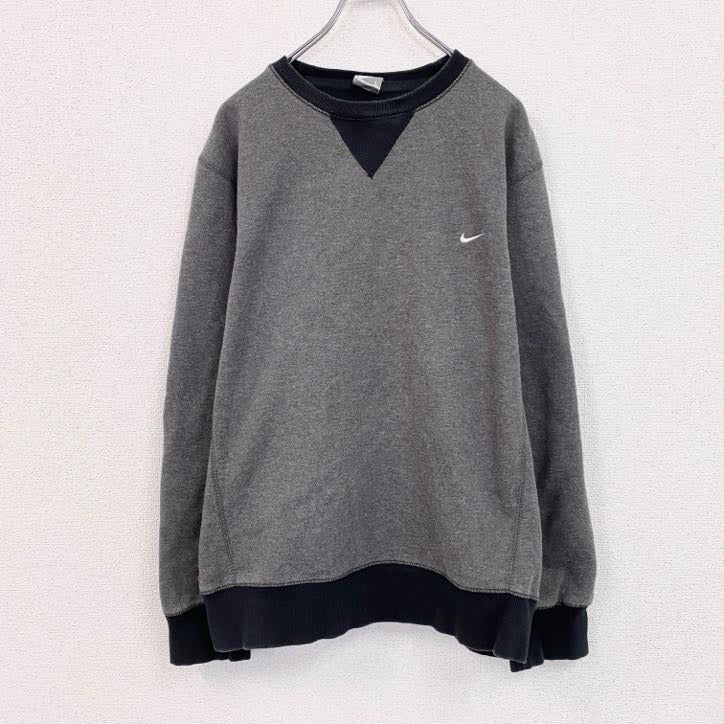 NIKE　ナイキ　スウェット/トレーナー　前V　刺繡ロゴ　灰色　グレー　Lサイズ