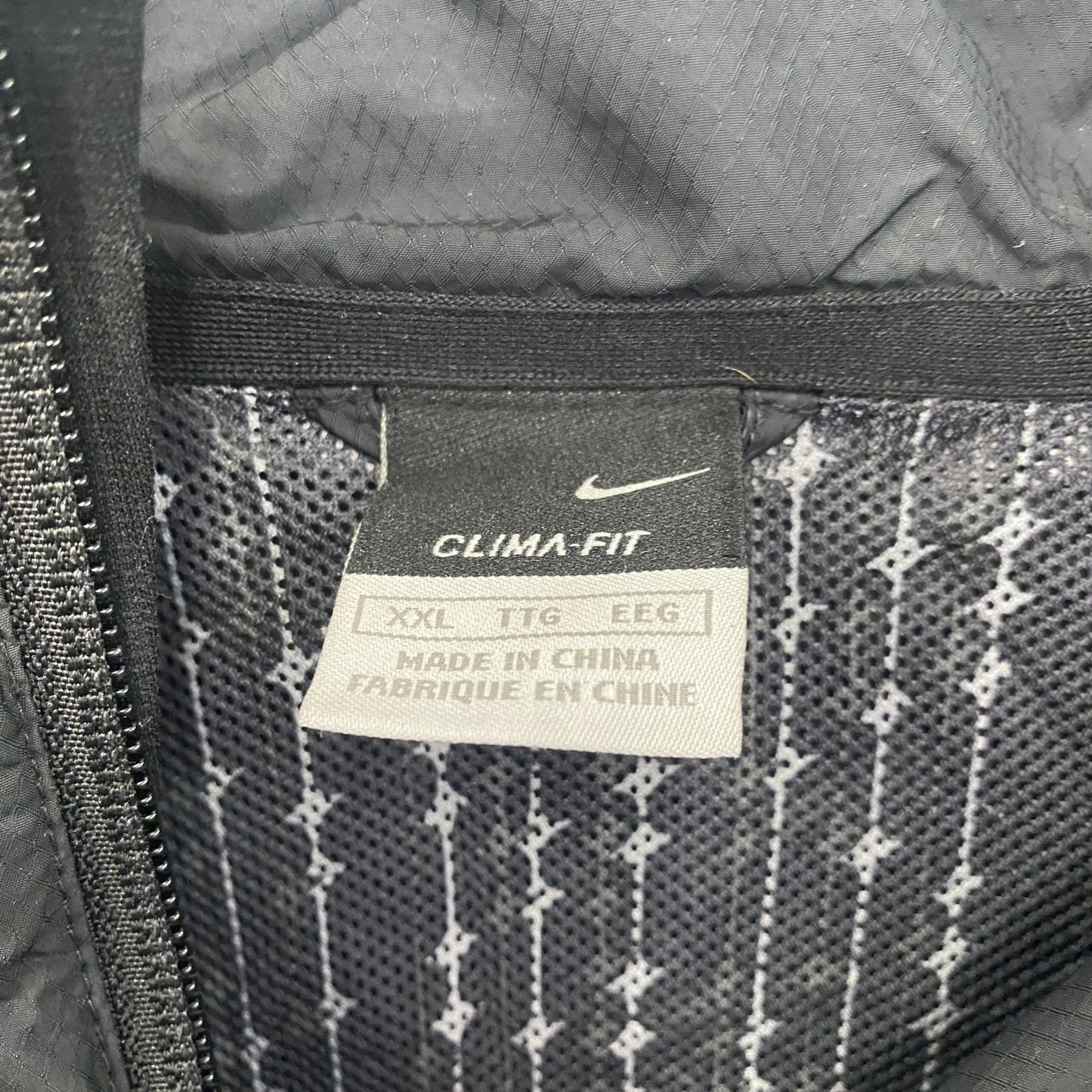 NIKE　ナイキ　CLIMA-FIT　フルジップジャケット　ウインドブレーカー　ギミック　黒　ブラック　2XLサイズ　