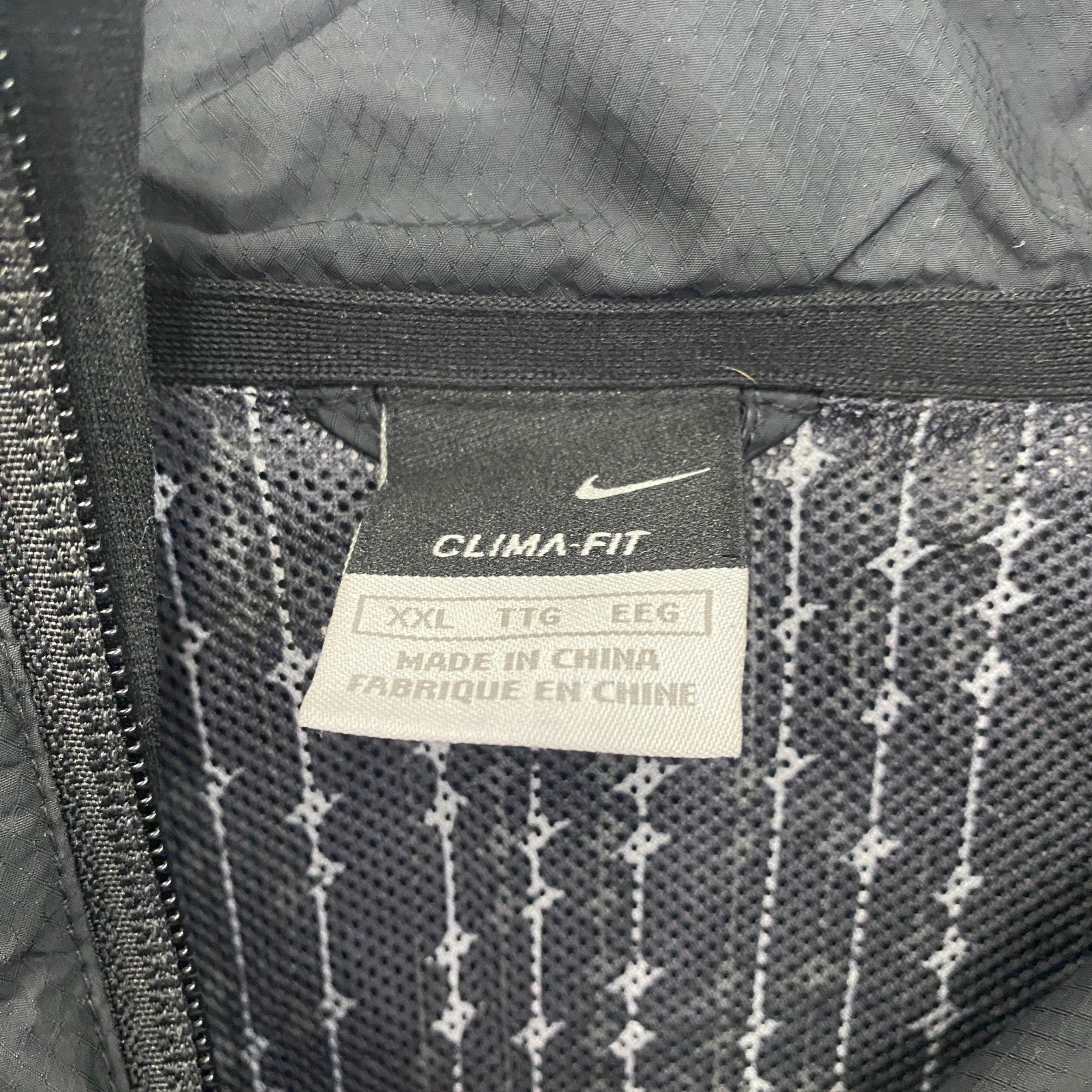 NIKE　ナイキ　CLIMA-FIT　フルジップジャケット　ウインドブレーカー　ギミック　黒　ブラック　2XLサイズ　