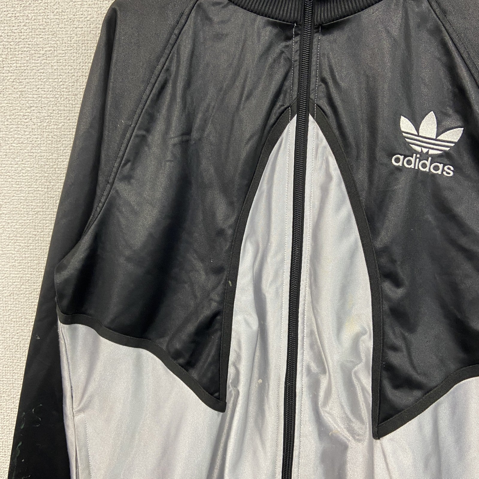 adidas　アディダス　トラックジャケット/ジャージ　バイカラー　黒　シルバー　Lサイズ