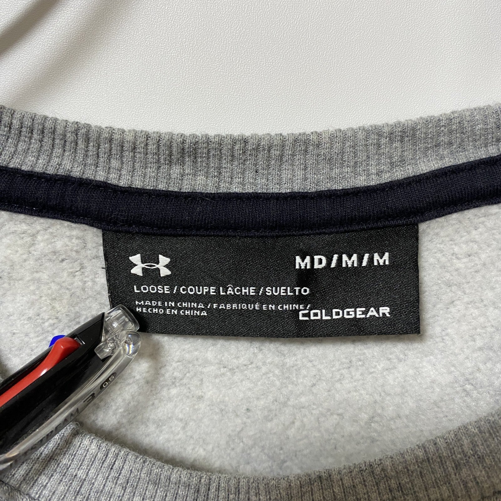 古着 used　UNDER ARMOUR アンダーアーマー　長袖ワンポイントロゴプリントスウェット　トレーナー　グレー　Mサイズ