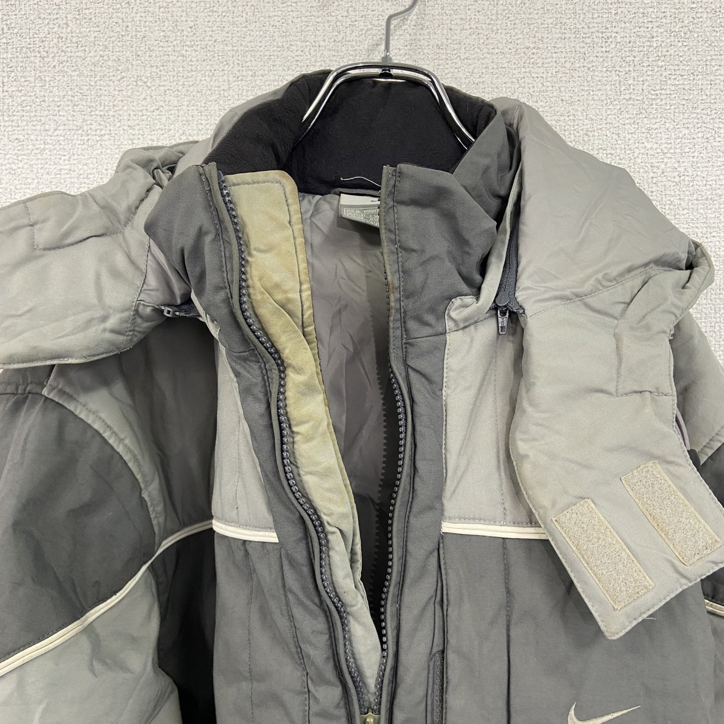 00s　NIKE　ナイキ　マウンテンパーカー　ヴィンテージ　中綿入り　灰色　グレー　XLサイズ
