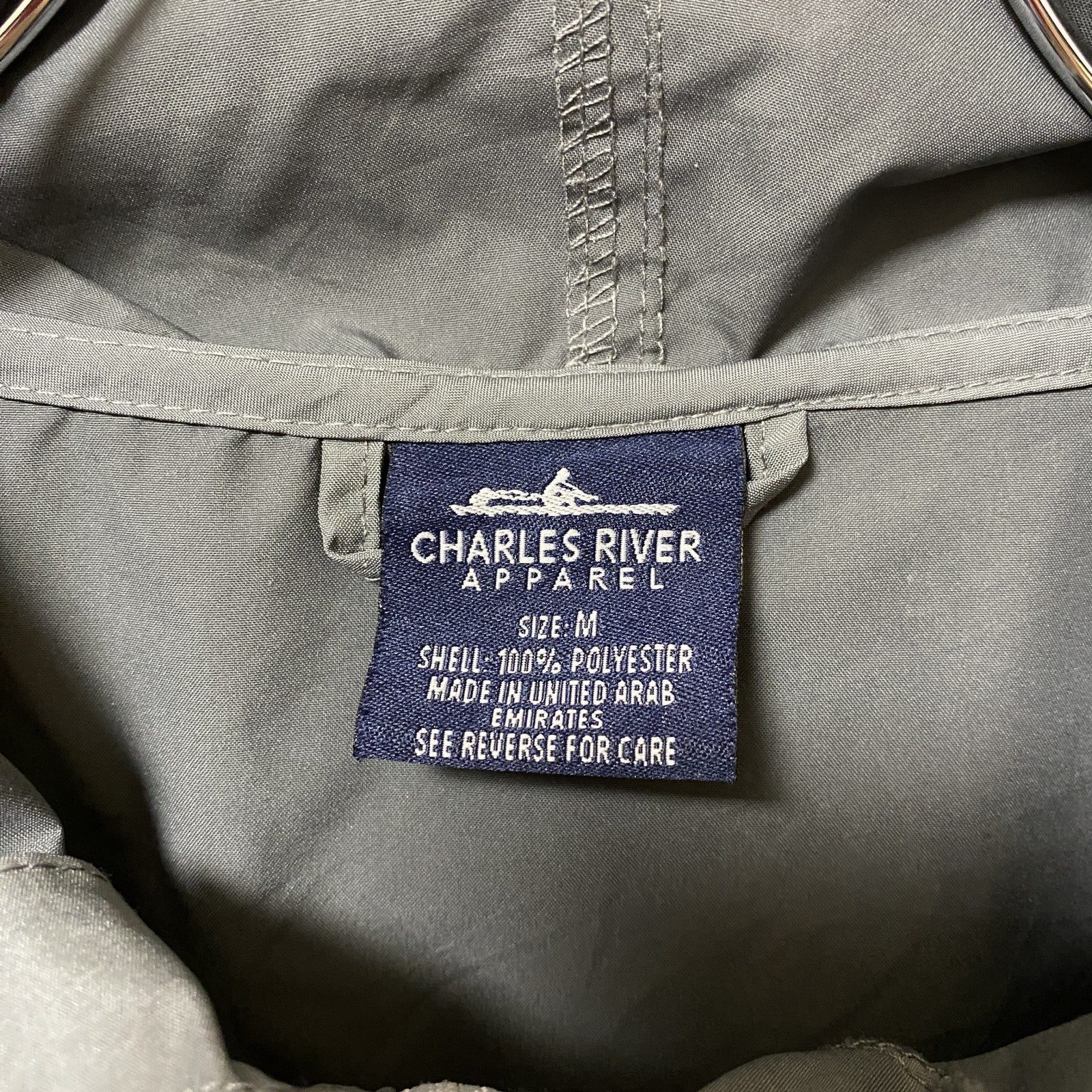 古着 used　CHARLES RIVER　長袖ハーフジップナイロンプルオーバー　ワンポイント刺繍　バレーボール　グレー　Mサイズ