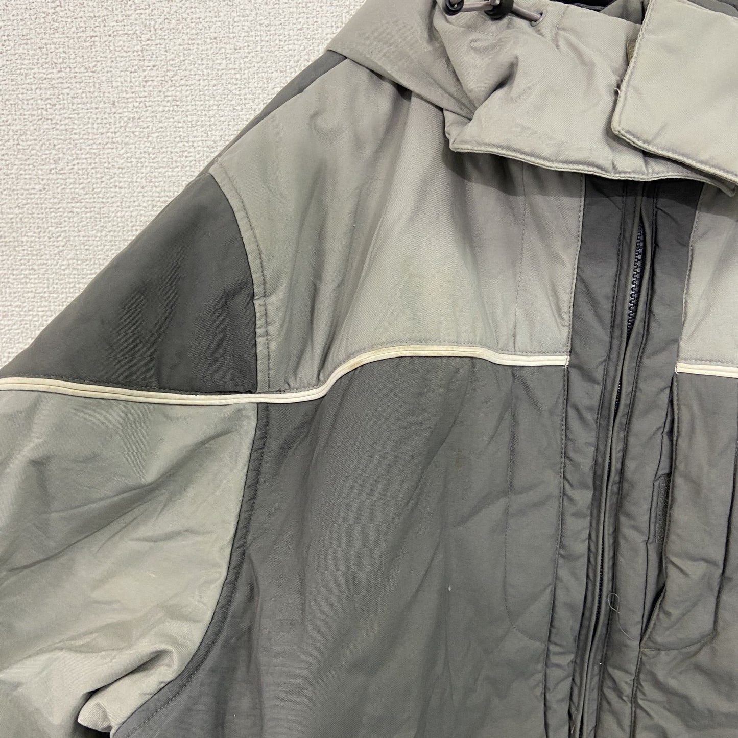 00s　NIKE　ナイキ　マウンテンパーカー　ヴィンテージ　中綿入り　灰色　グレー　XLサイズ