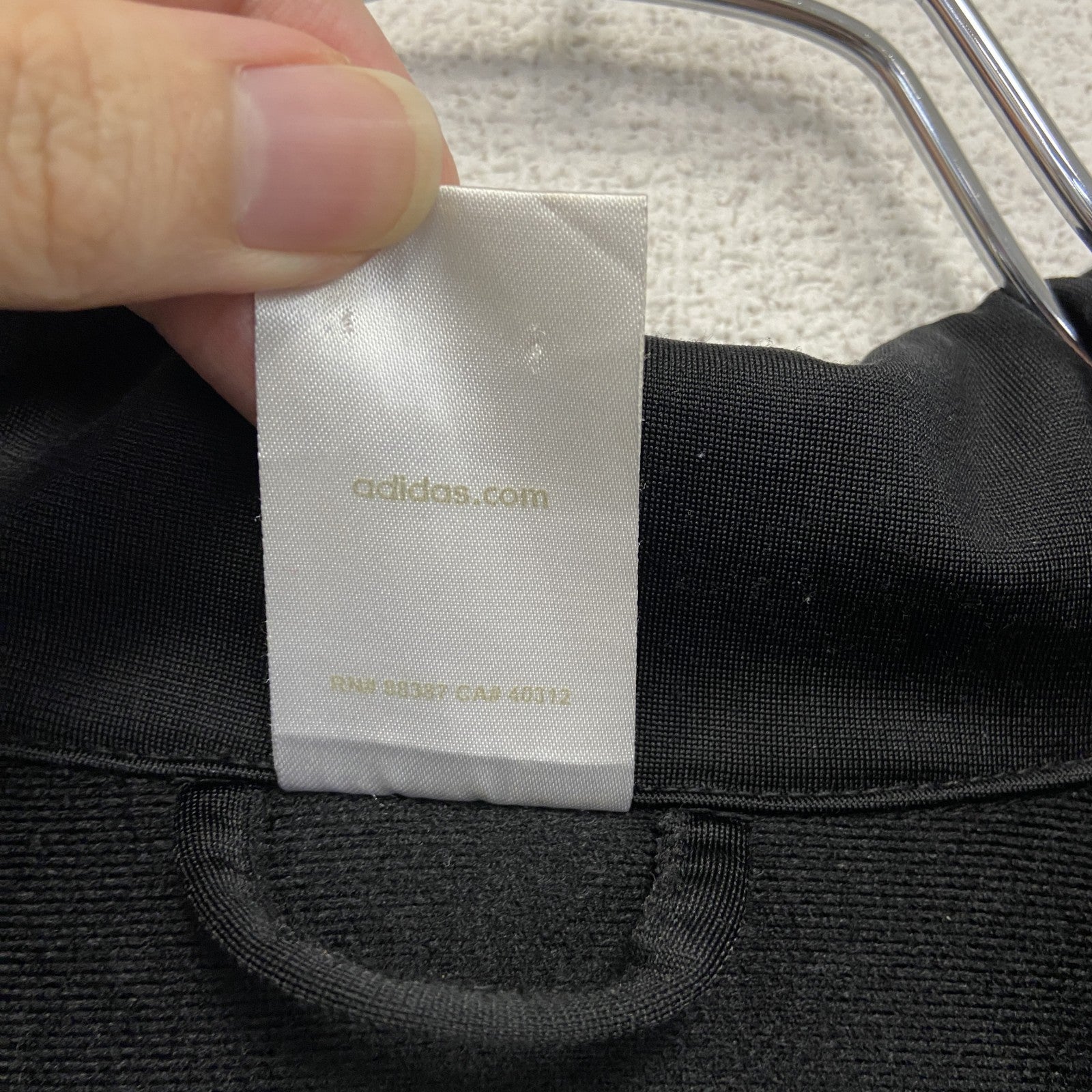 00s　adidas　アディダス　トラックジャケット/ジャージ　パフォーマンスロゴ　デカロゴ　刺繍ロゴ　ヴィンテージ　黒　ブラック　Lサイズ