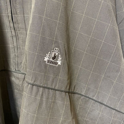 古着 used　IZOD アイゾッド　長袖ハーフジップナイロンプルオーバー　チェック柄　グレー　ワンポイント刺繡　Mサイズ