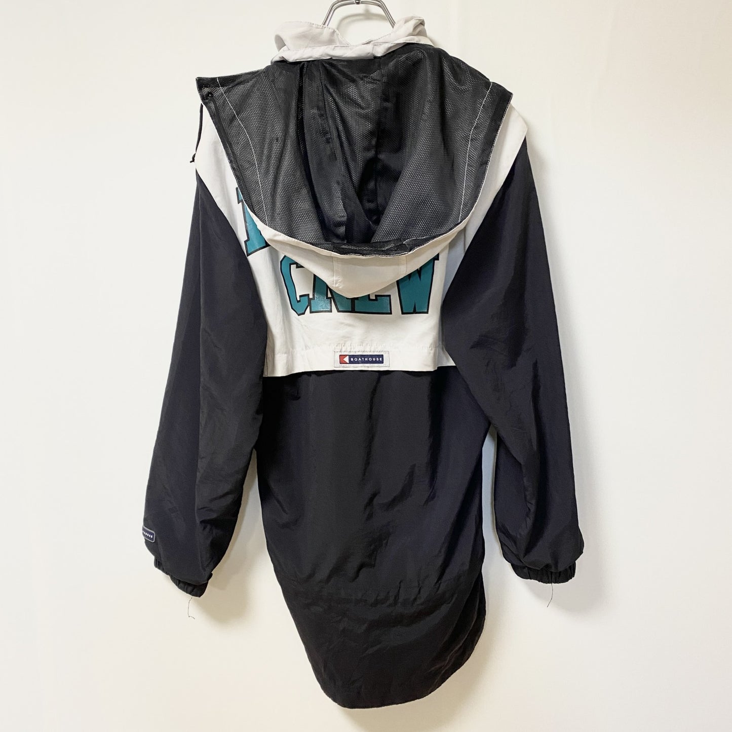 古着 used　BOATHHOUSE　長袖ハーフジップナイロンジャケット　 バイカラー　刺デザイン　黒　白　XSサイズ