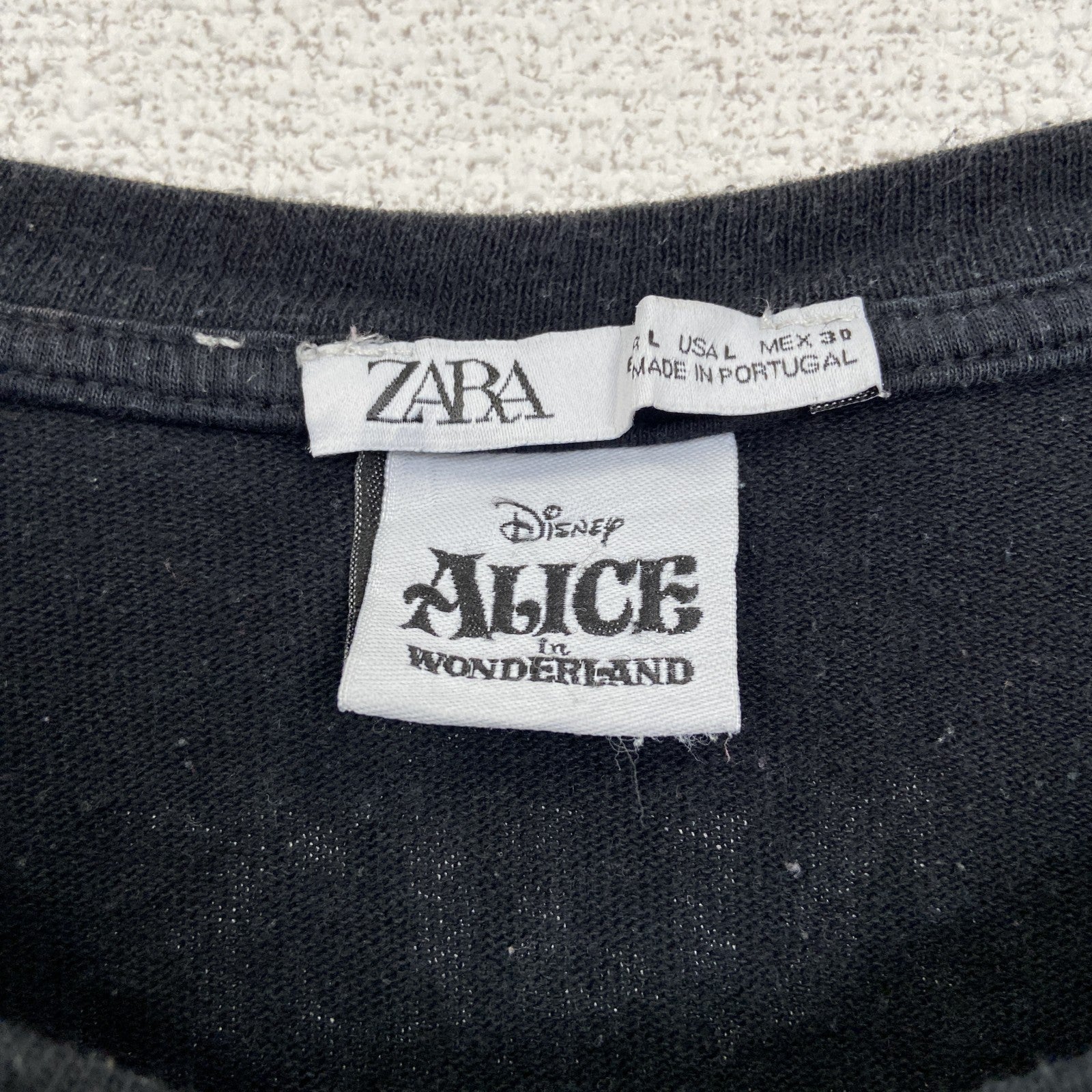 古着 used　ZARA　Disney　ディズニー　不思議の国のアリス　半袖キャラクタービッグプリントTシャツ　黒　Lサイズ