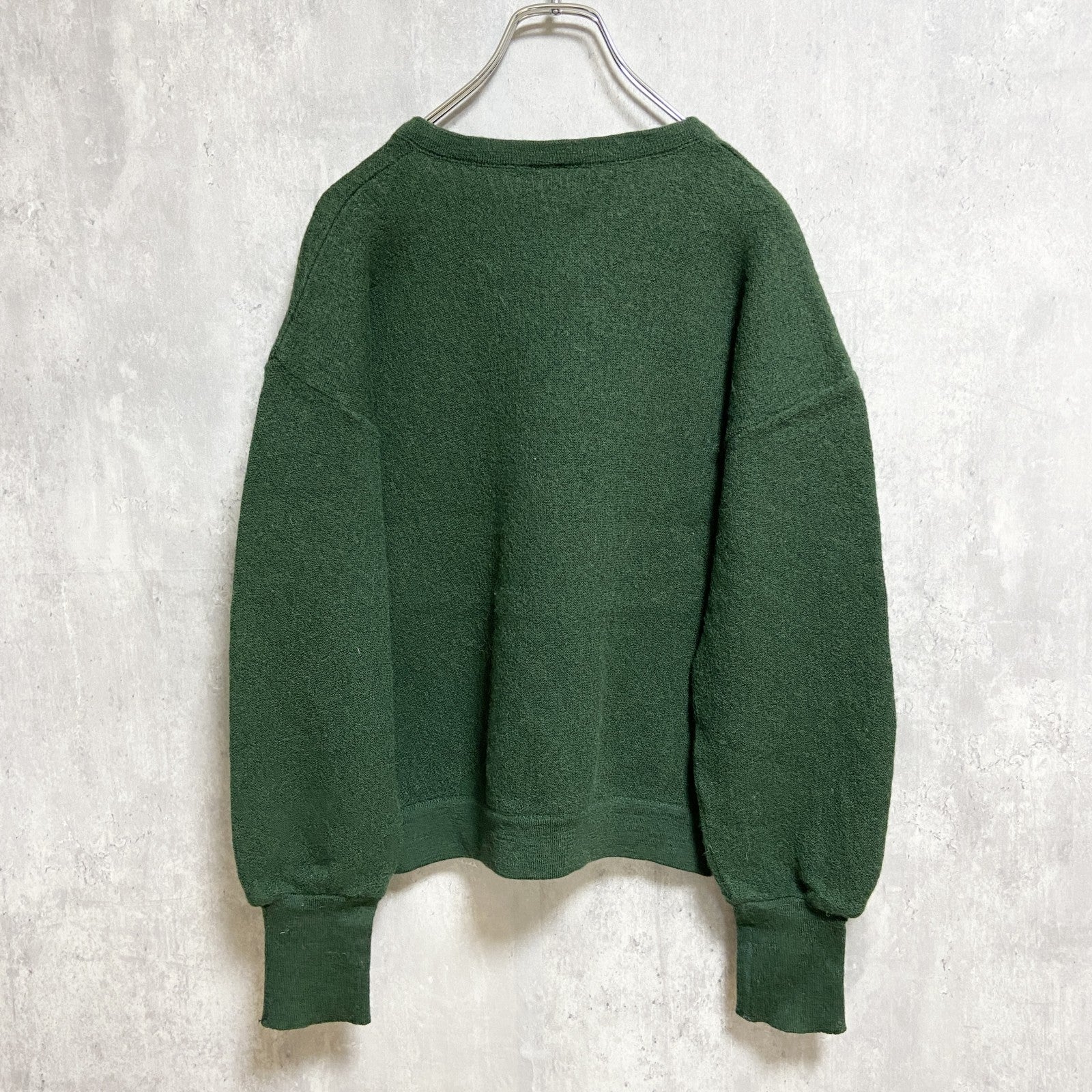 古着　used　70s　80s　LACOSTE　ラコステ　長袖Vネックニット　セーター　フランス製　緑　ヴィンテージ　Mサイズ
