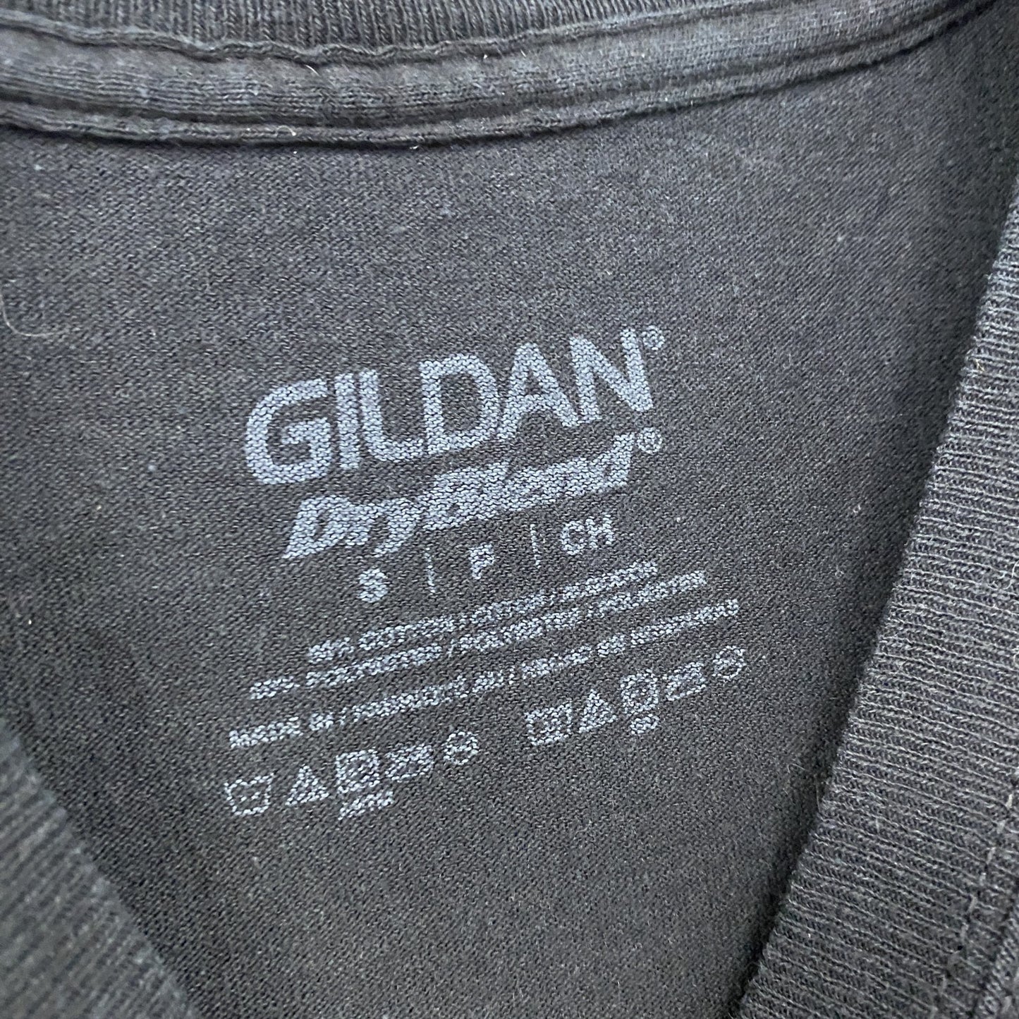 GILDAN　ギルダン　半袖プリントTシャツ　英字プリント　黒　ブラック　Sサイズ
