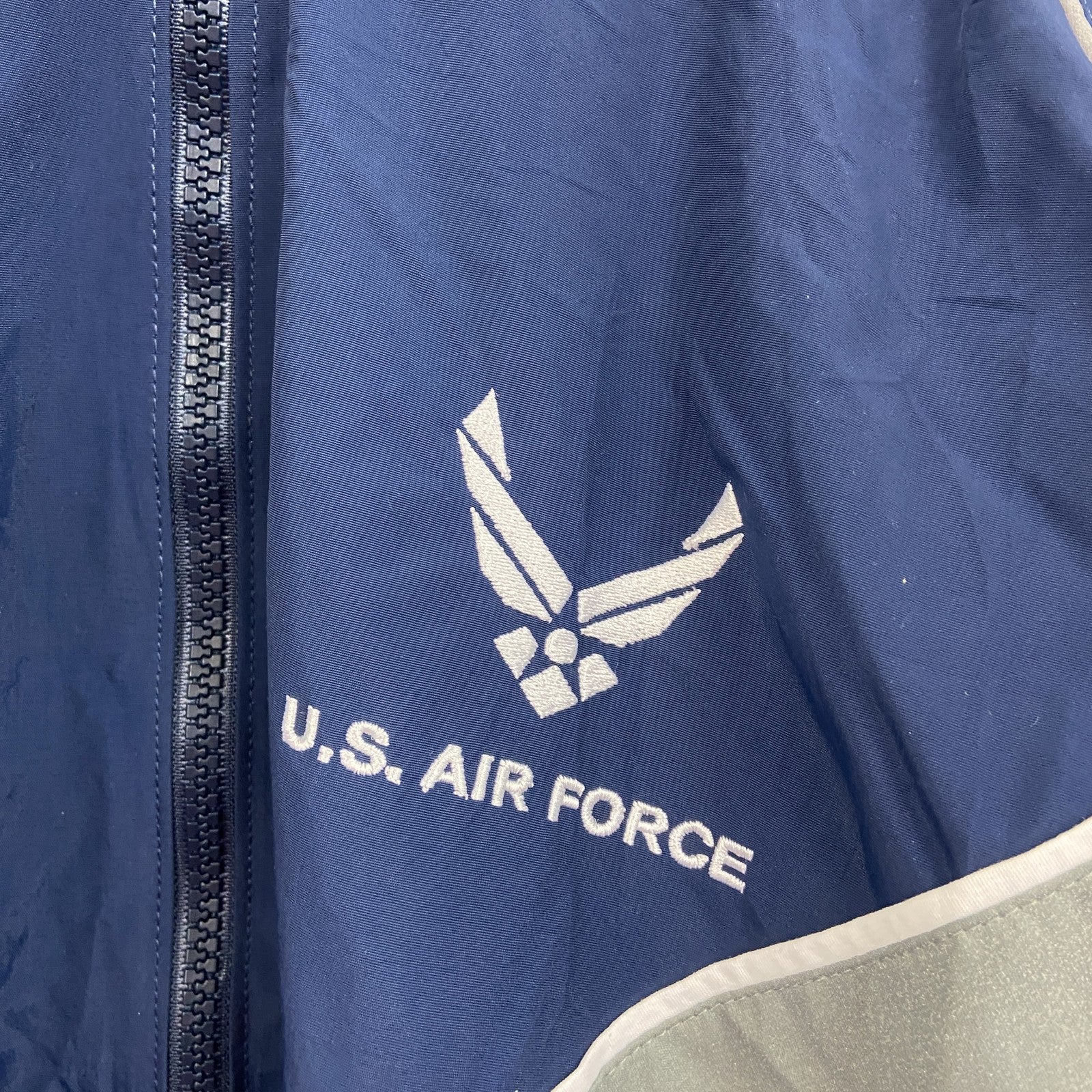 00s　U.S.AIR FORCE　米軍　トレーニングジャケット　ナイロンジャケット　紺　ネイビー　Mサイズ