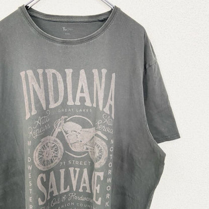 古着 used　Tu MAN　半袖ビッグプリントTシャツ　バイク　INDIANA SALVAGE　深緑　グリーン　2XLサイズ