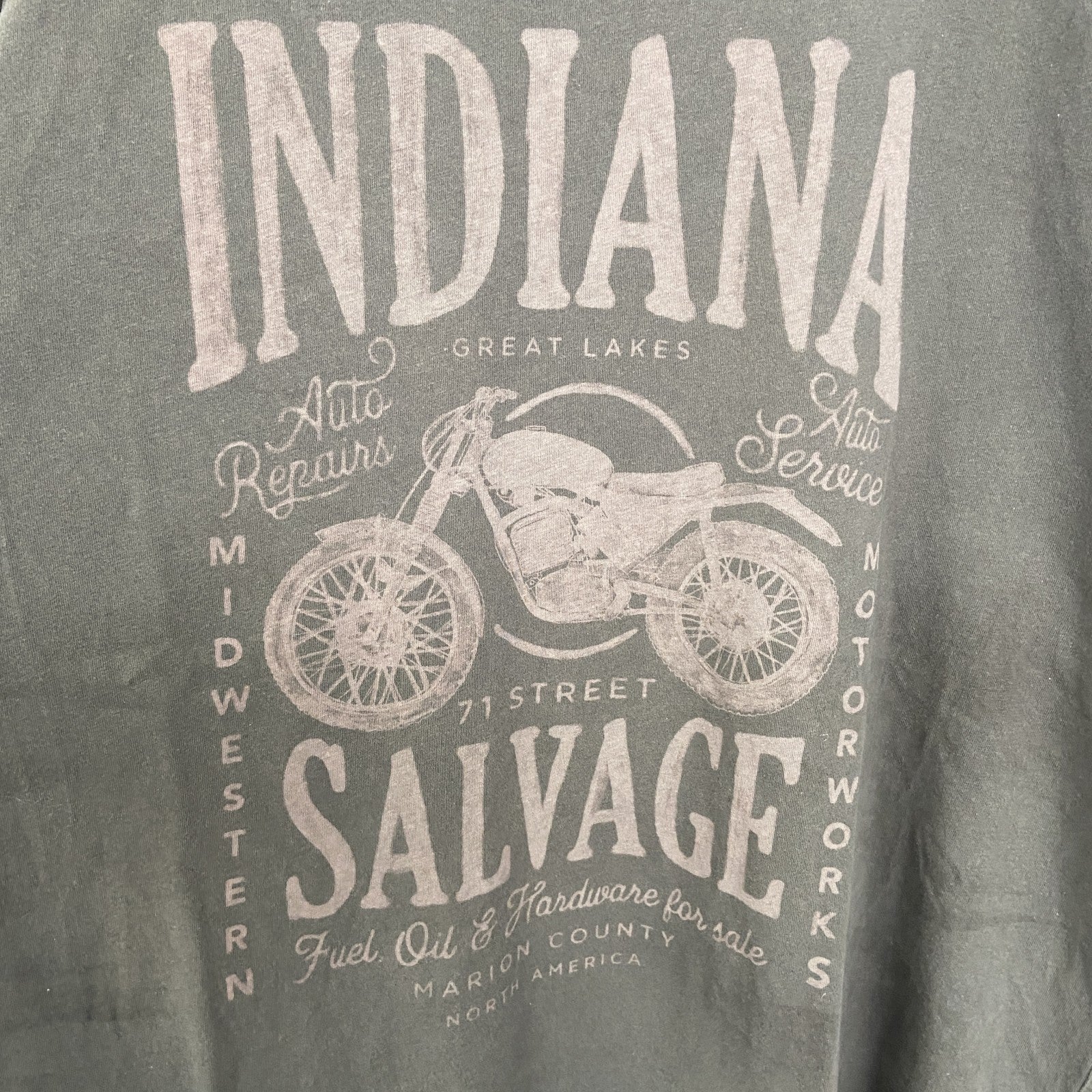 古着 used　Tu MAN　半袖ビッグプリントTシャツ　バイク　INDIANA SALVAGE　深緑　グリーン　2XLサイズ