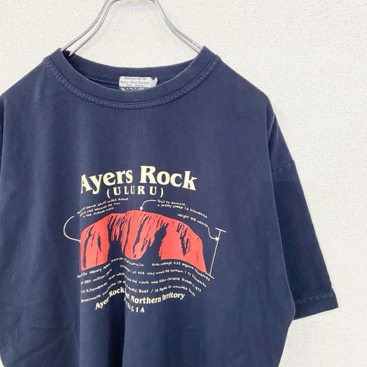 古着 used　Ayers Rock Designs　半袖デザインプリントTシャツ　クルーネック　ULURU　黒　Mサイズ