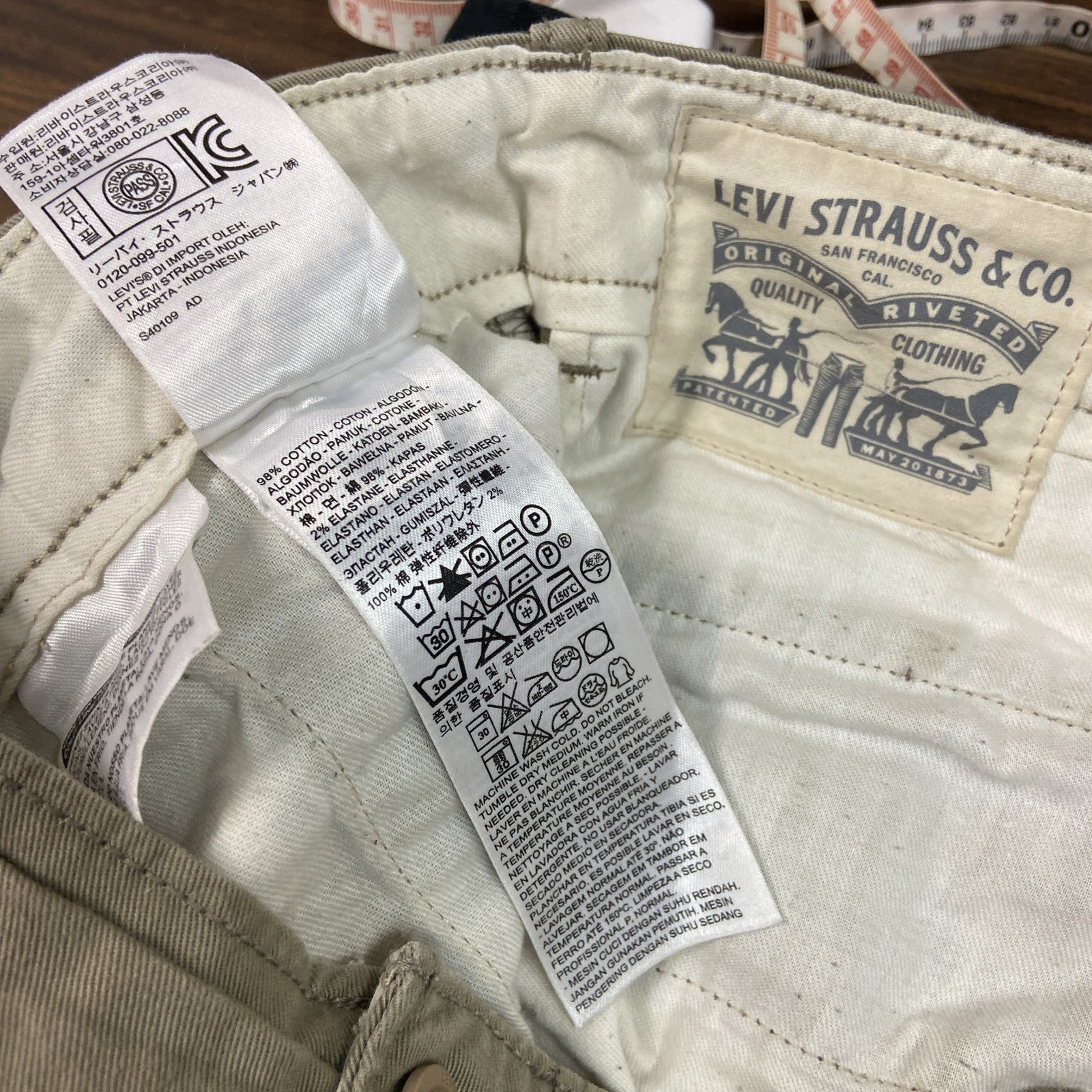 Levi's　リーバイス　カーゴパンツ　ジップフライ　ベージュ　W36サイズ