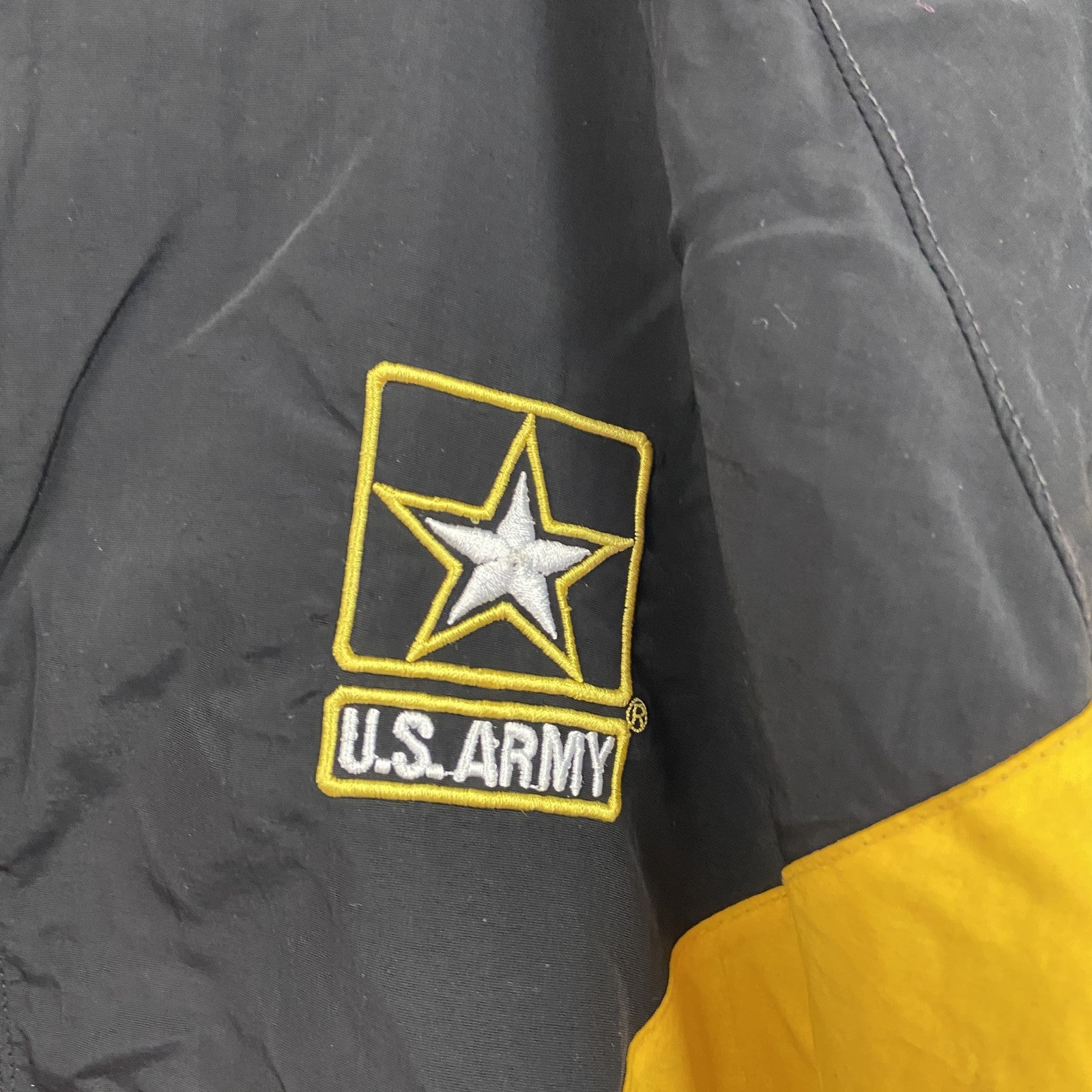U.S.ARMY　米軍　トレーニングジャケット　ナイロンジャケット 　ミリタリー　黒　ブラック　Mサイズ