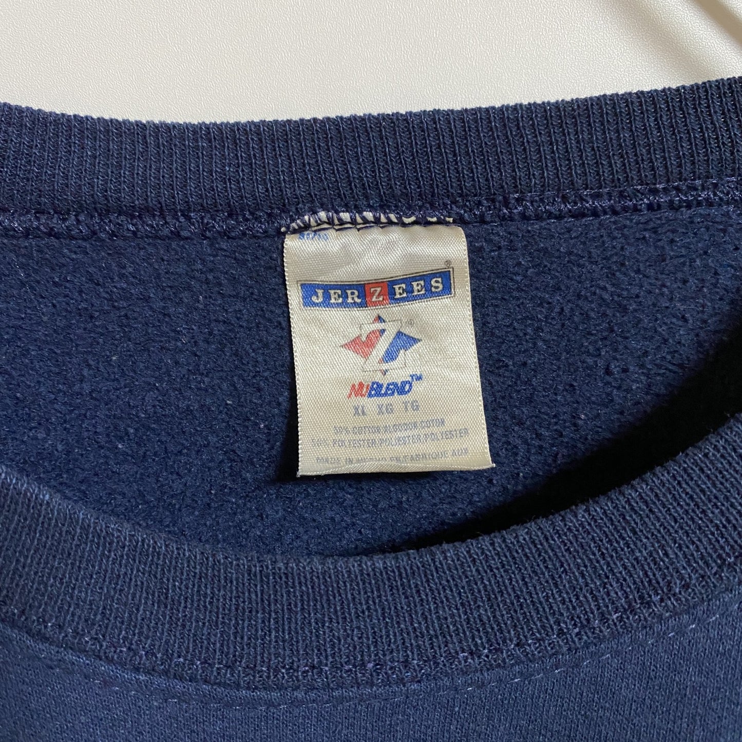 古着 used　JERZEES ジャージーズ　長袖ワンポイントスウェット　ネイビー　Xmas　クリスマス　シンプル　XLサイズ