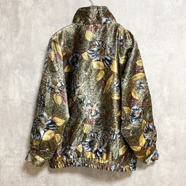 古着 used　長袖総柄ナイロンジャケット　ハイネックアウター　肩パッド　ポッケ付き　花柄　光沢感　レトロ　秋冬服