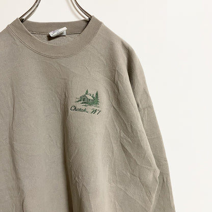 古着 used　長袖ワンポイント刺繍スウェット　トレーナー　ベージュ　オーバーサイズ　レトロデザイン　シンプル　2XL