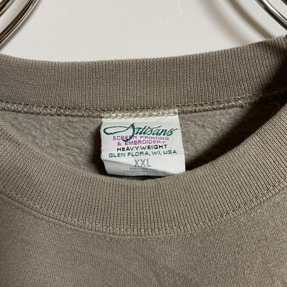 古着 used　長袖ワンポイント刺繍スウェット　トレーナー　ベージュ　オーバーサイズ　レトロデザイン　シンプル　2XL