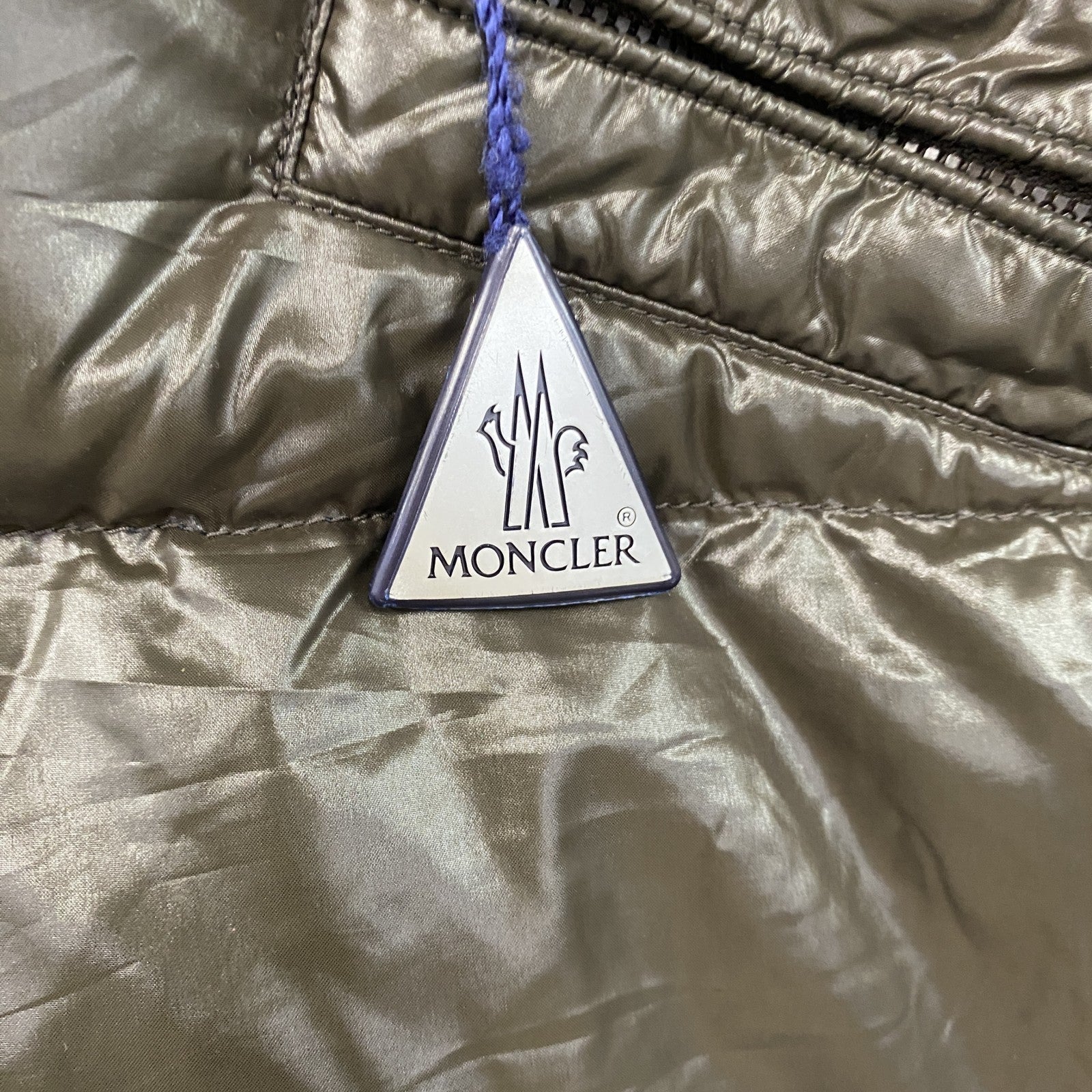 MONCLER　モンクレール　K2ダウンジャケット　3つポケット　カーキ　1サイズ