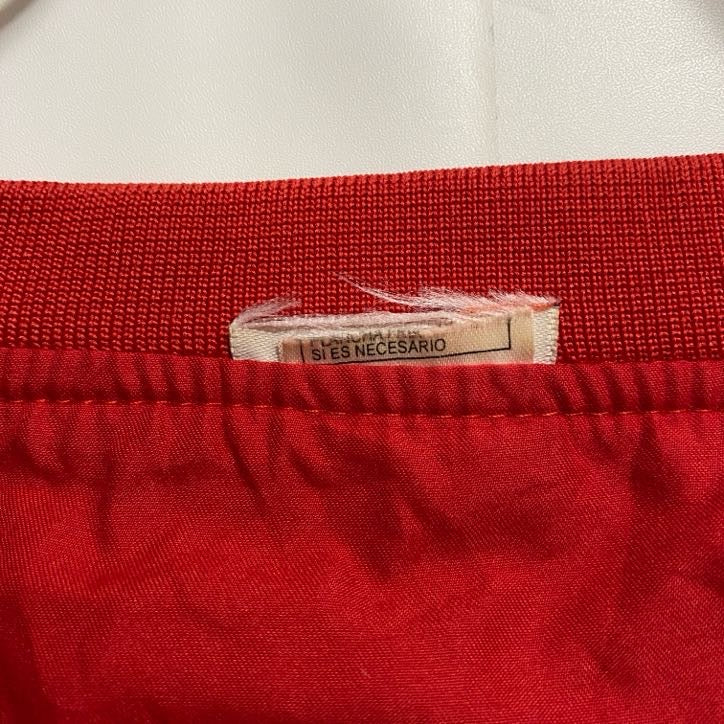 古着 used　長袖Vネックナイロンプルオーバージャケット　ワッペンロゴ刺繍　76ERS　バスケットボール　赤　レッド　秋冬服
