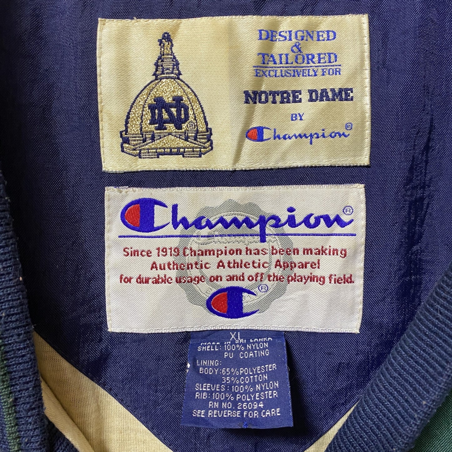 古着 used　90s　Champion　チャンピオン　長袖カレッジナイロンジャケット　ノートルダム大学　緑　オーバーサイズ