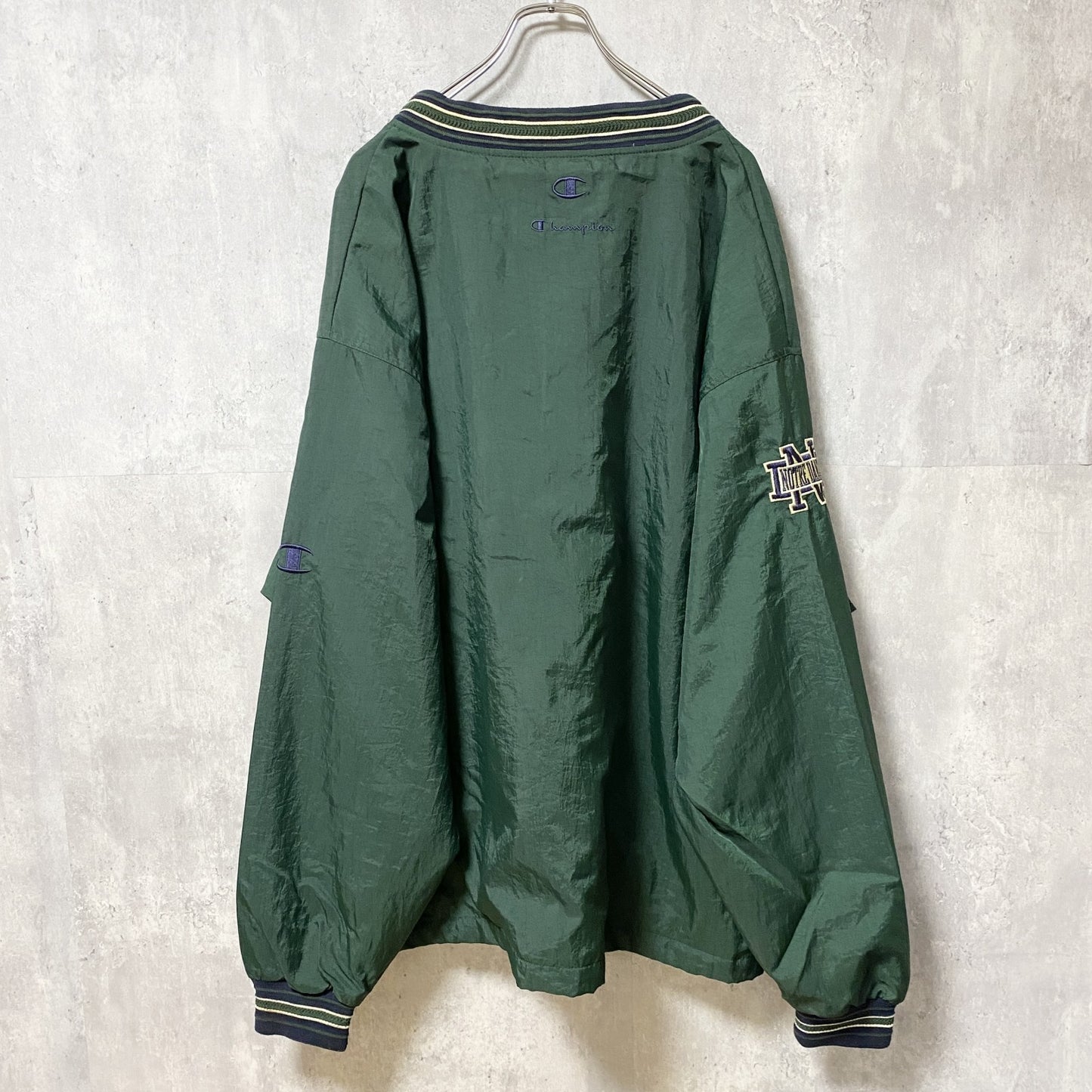古着 used　90s　Champion　チャンピオン　長袖カレッジナイロンジャケット　ノートルダム大学　緑　オーバーサイズ