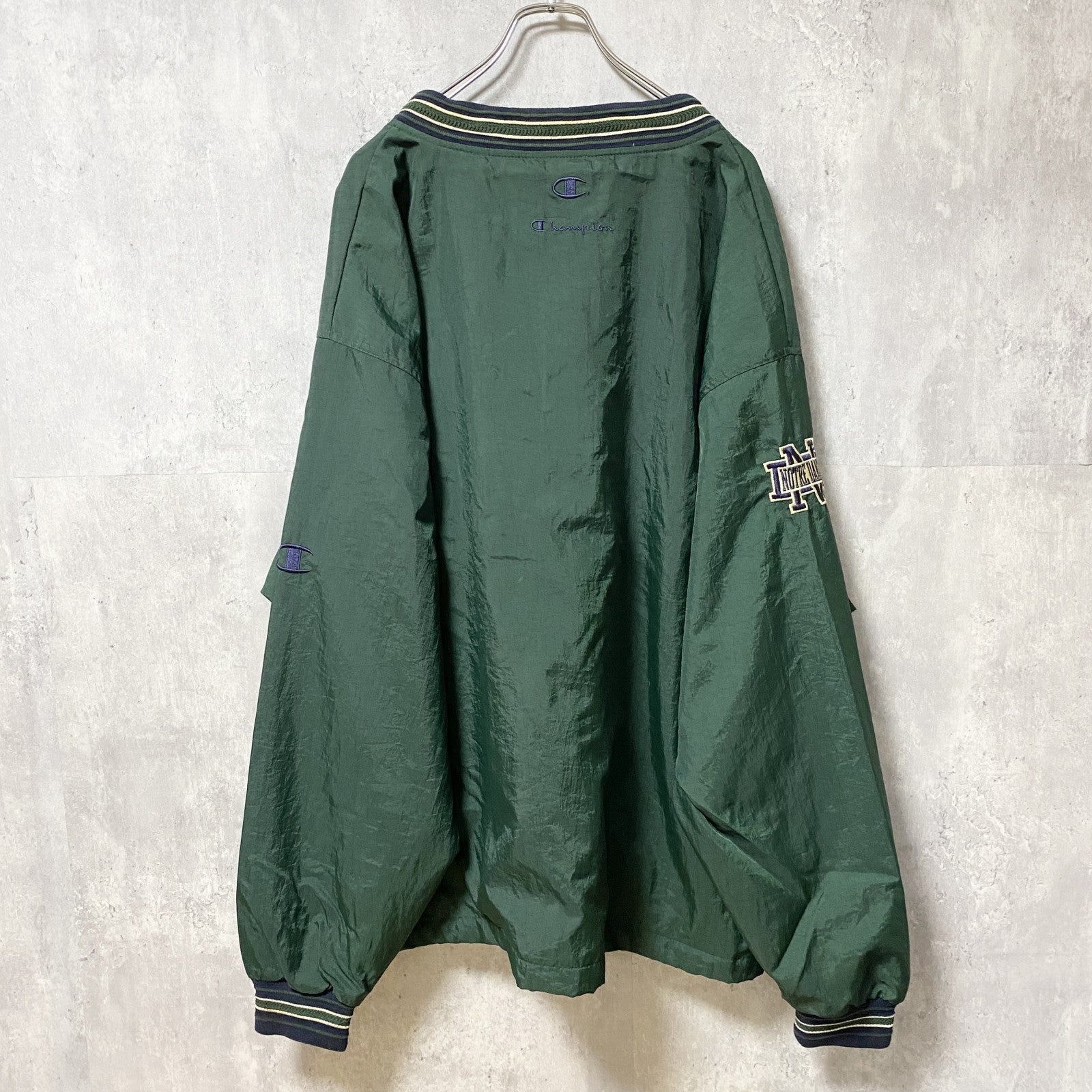 古着 used　90s　Champion　チャンピオン　長袖カレッジナイロンジャケット　ノートルダム大学　緑　オーバーサイズ