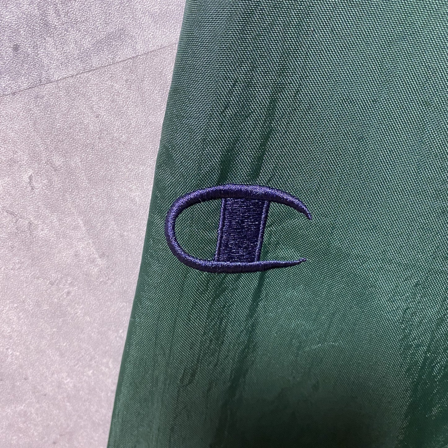 古着 used　90s　Champion　チャンピオン　長袖カレッジナイロンジャケット　ノートルダム大学　緑　オーバーサイズ