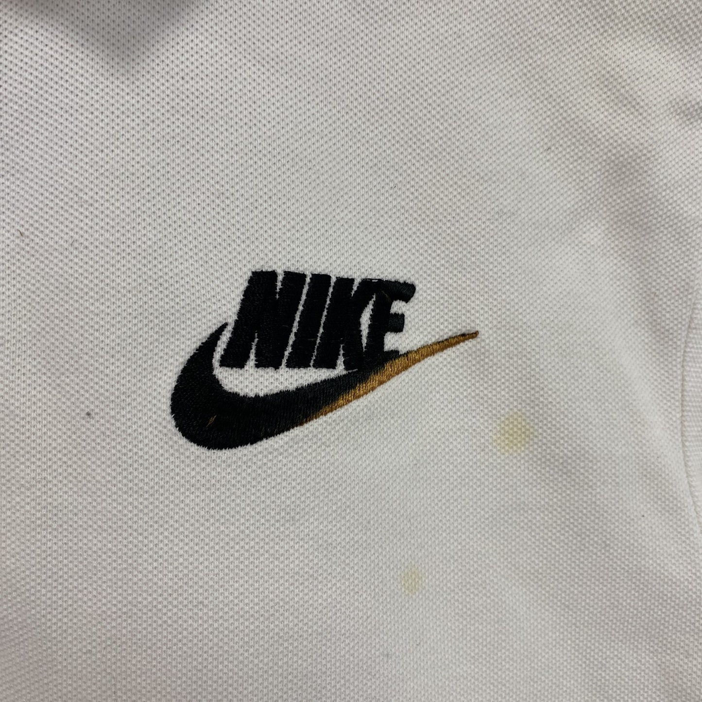 NIKE　ナイキ　半袖ポロシャツ　スウッシュ　刺繍ロゴ　白　ホワイト　Mサイズ