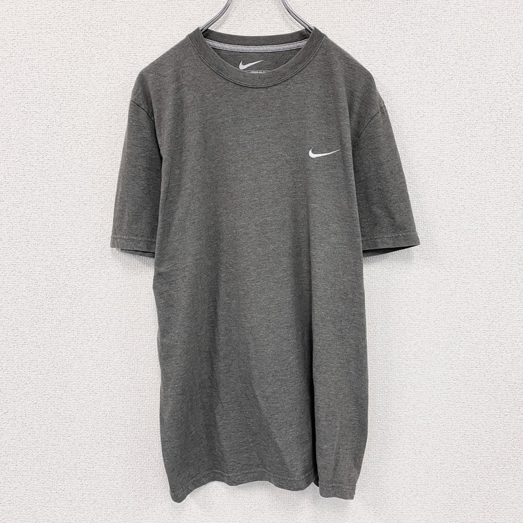 NIKE　ナイキ　半袖プリントTシャツ　ワンポイント刺ロゴ　ダークグレー　Lサイズ