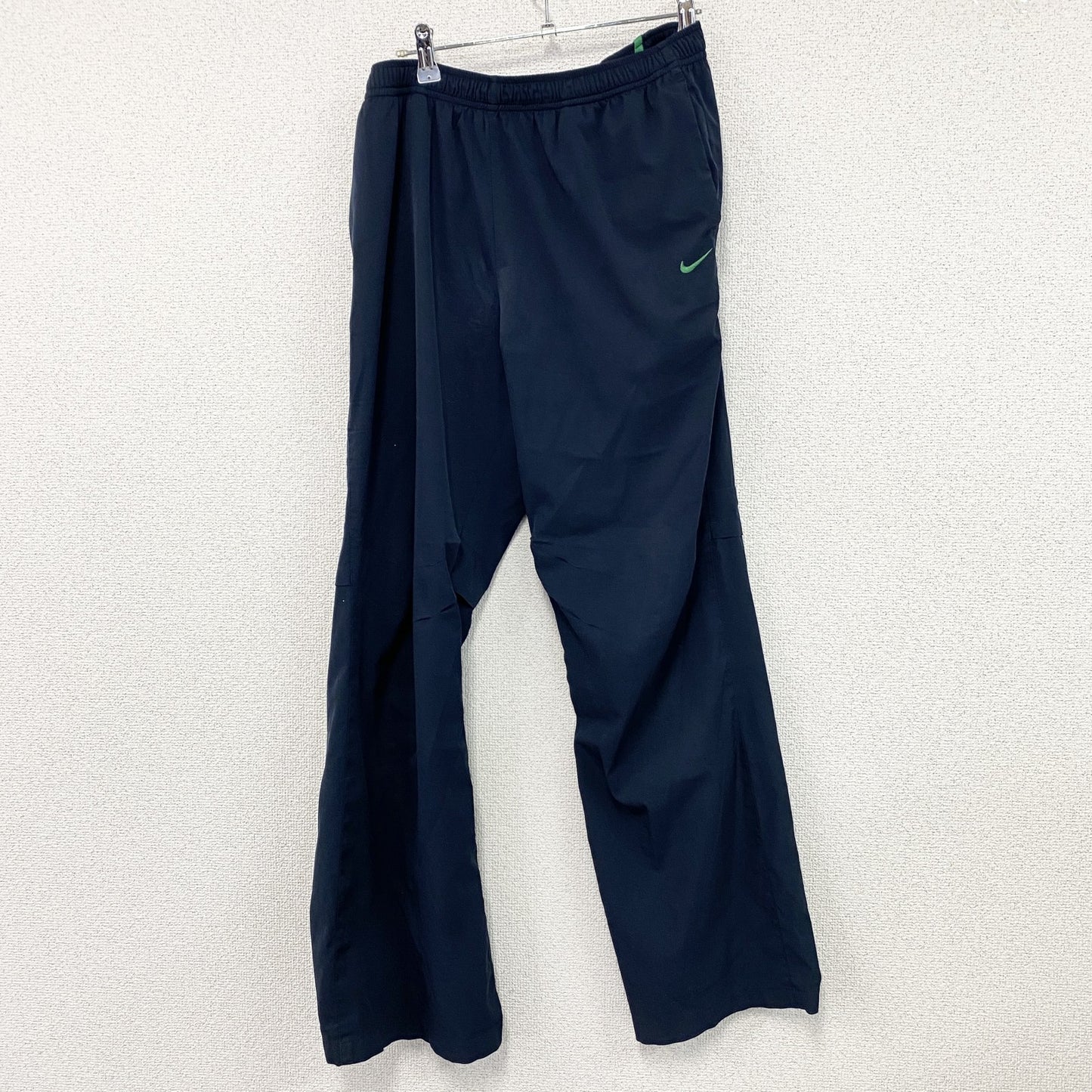 NIKE　ナイキ　ジャージストレートパンツ　トラックパンツ/ジャージ　スウッシュ　紺　ネイビー
