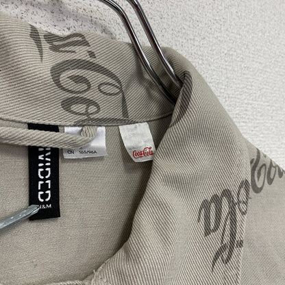 H&M　Coca Cola　コカ・コーラ　長袖ワークシャツ　ダブルポケット　総柄　ベージュ　Mサイズ