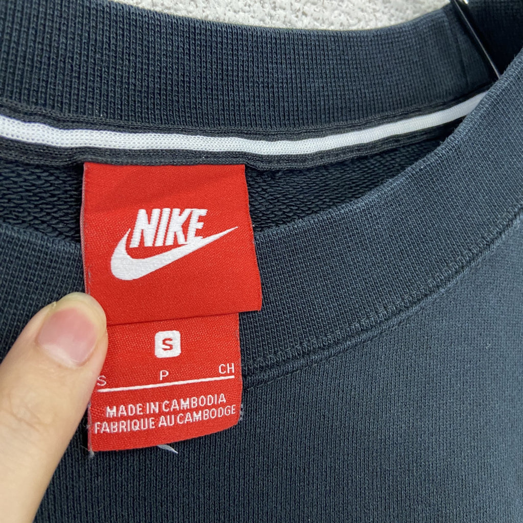 NIKE　ナイキ　スウェット/トレーナー　総柄　黒　ブラック　Sサイズ