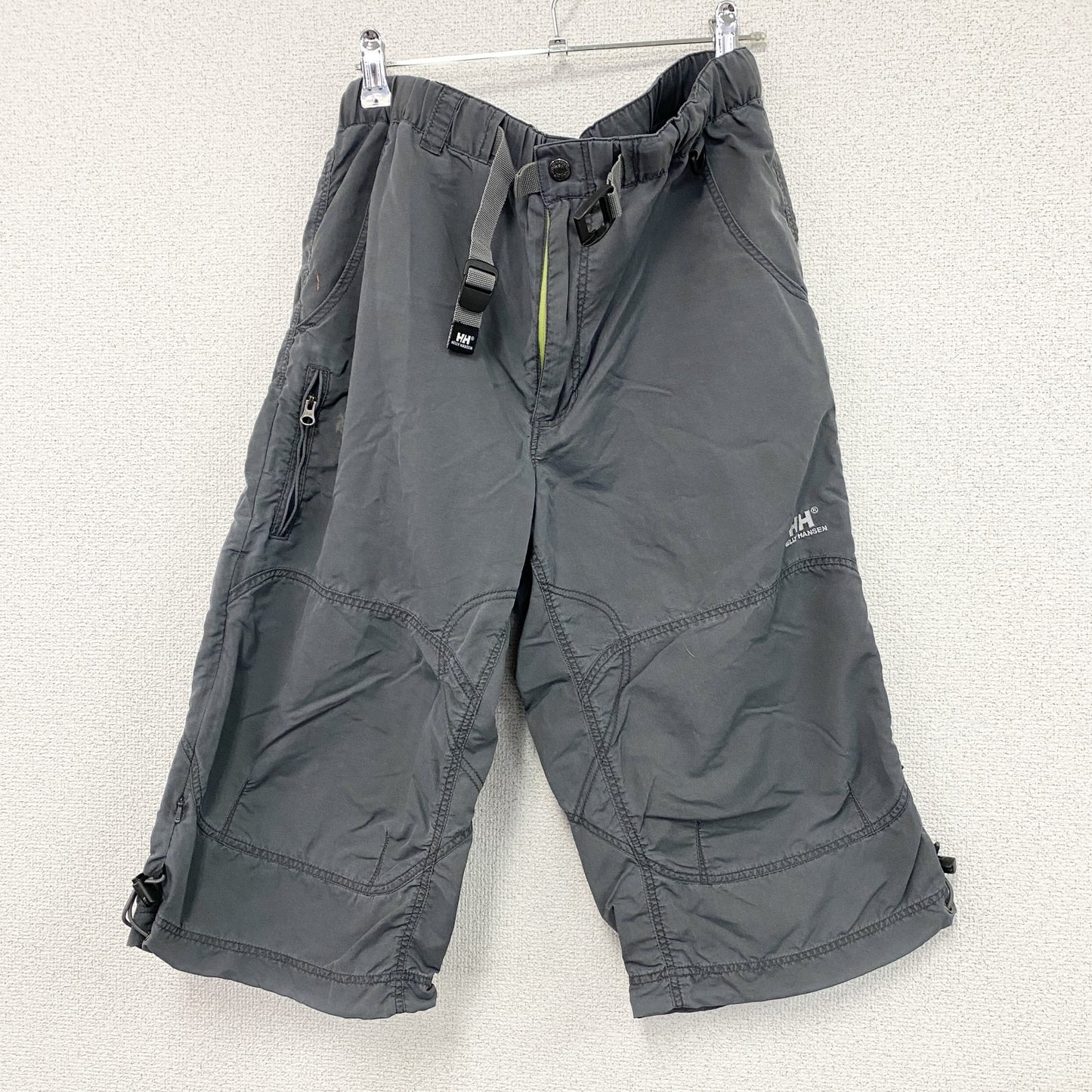 HELLY HANSEN　ヘリーハンセン　ナイロンハーフパンツ/ショートパンツ　ビルトインベルト　灰色　グレー