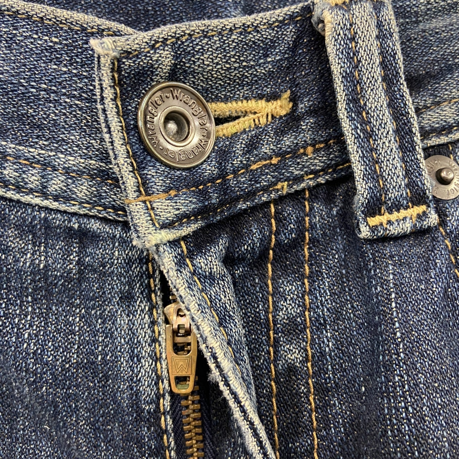 Wrangler　ラングラー　ダメージデニムパンツ/ジーンズ　縦落ち　鬼ヒゲ　フェード　ジップフライ　インディゴ　31サイズ